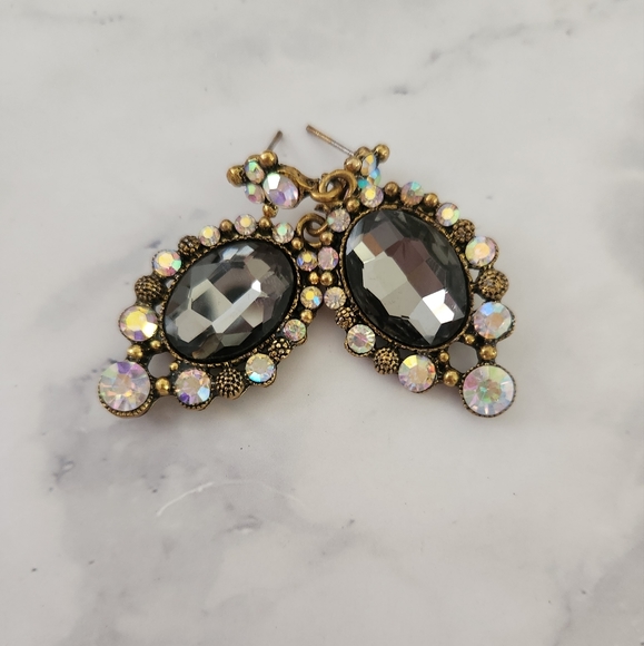 Vintage Smoky Gray Crystal Rhinestone Earrings - Picture 3 of 5